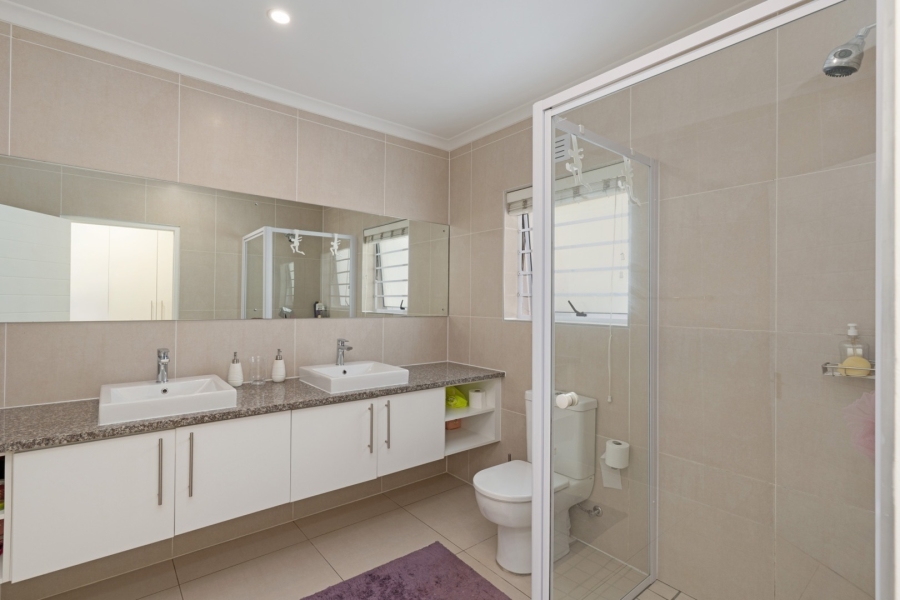 4 Bedroom Property for Sale in Sunningdale Western Cape
